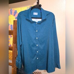 Perry Ellis button up tech dress shirt